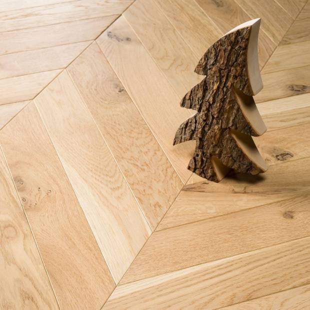 Parquet Chêne Massif Gamme nature Point de Hongrie 261B Super naturel brossé verni mat