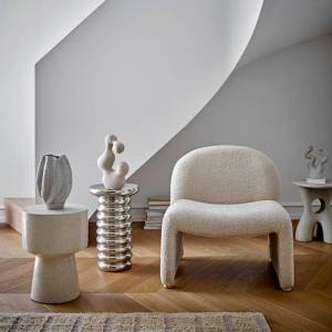 Chaise Neel
