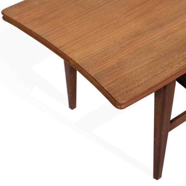 Table Scandinave